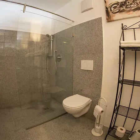 Flo & Co Apartment